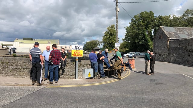 Rathdowney protesters make agreement with factory representatives