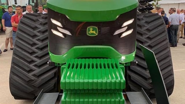 New driver-less 'concept' tractor from John Deere breaks cover