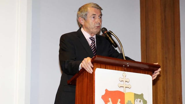 Ireland faces 'a rocky road to recovery' - Lowry