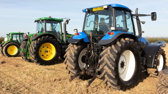 Auction report: Popular brands in the mix...at 'on-farm' clearance