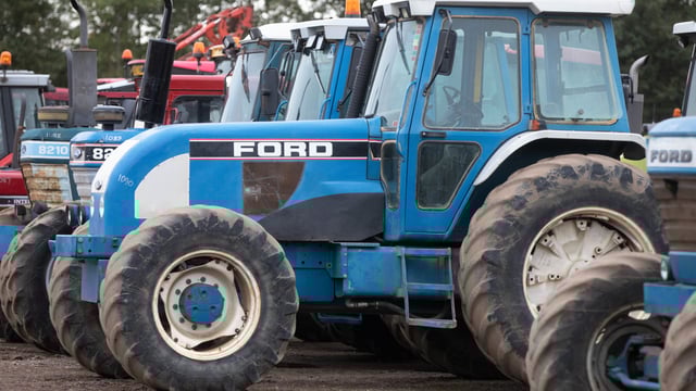 Auction report: Odd and not-so-odd Ford and New Holland tractors up for grabs