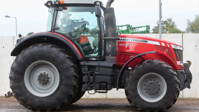 Auction report: MF muscle up for grabs at October sale