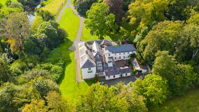 Centuries-old historic estate for sale in the Royal County