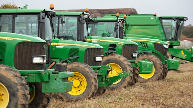 Auction report: 'Sea of green' draws a crowd to this on-farm sale
