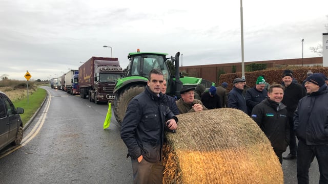 Beef Plan calls for protesters to step away from distribution centre blockades