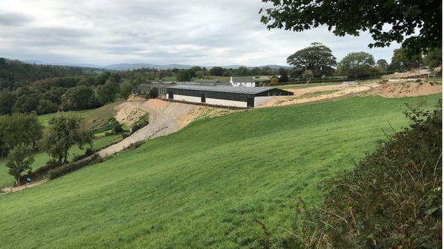Back in focus: A 60-unit parlour; drafting system; and holding yard under one roof in Co. Wicklow