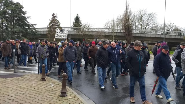 French farmers march in support of man jailed following farm shooting incident
