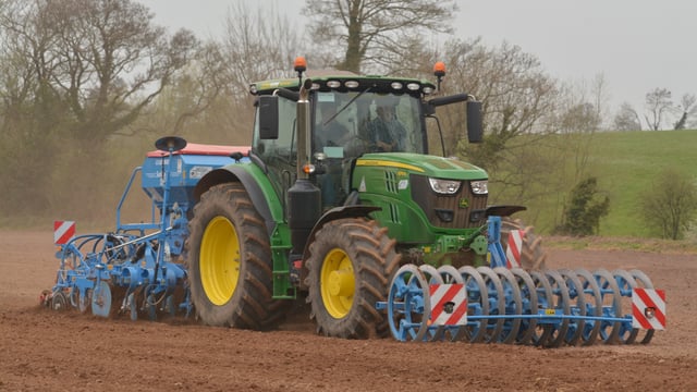 Top tips on winter barley management and sowing spring barley