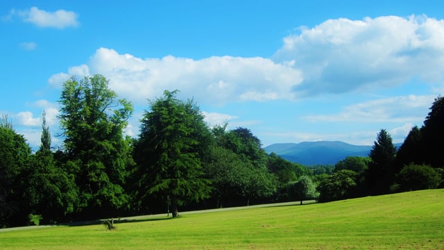 100ac estate with farmland 'suitable for both tillage and livestock' ready for the off