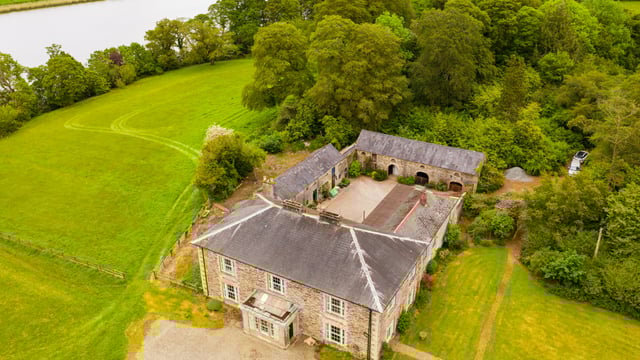 Video: 82ac farmland with outbuildings and a period residence - on the market