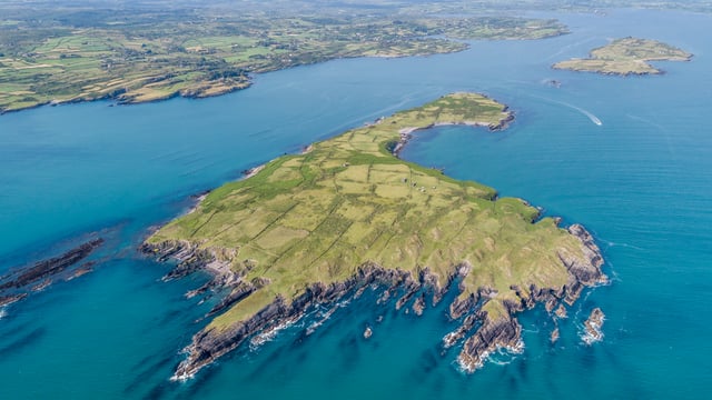 Video: 123.85ac private island used for grazing...up for grabs off Co. Cork coast