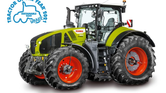 Different 'Claas': Axion 960 CEMOS wins 'Sustainable Tractor of the Year'
