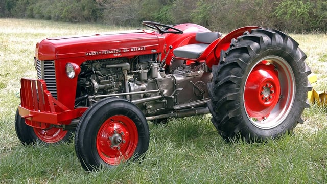 Gardaí issue appeal following theft of vintage tractor