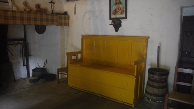 New book on Irish country furniture published