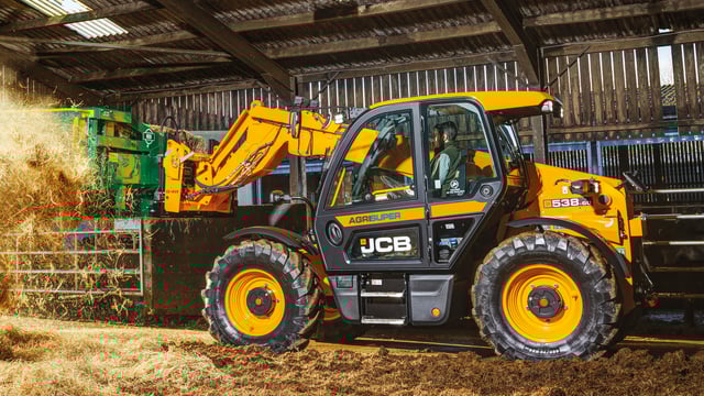 Pics: JCB packs the power in new Stage V compliant Agri Loadalls
