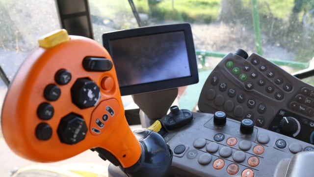 DVA rejects calls for priority driving tests for farmworkers