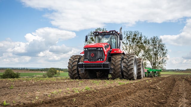 Kirovets gets up to speed with 600hp and CVT