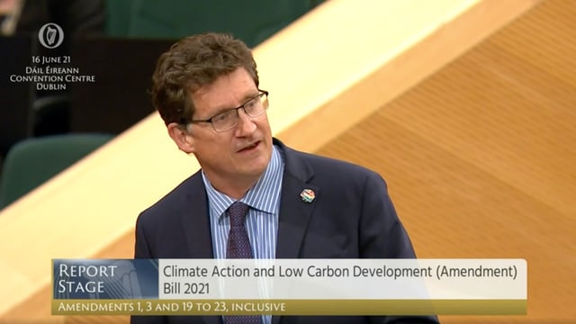 Dáil votes in favour of climate action bill