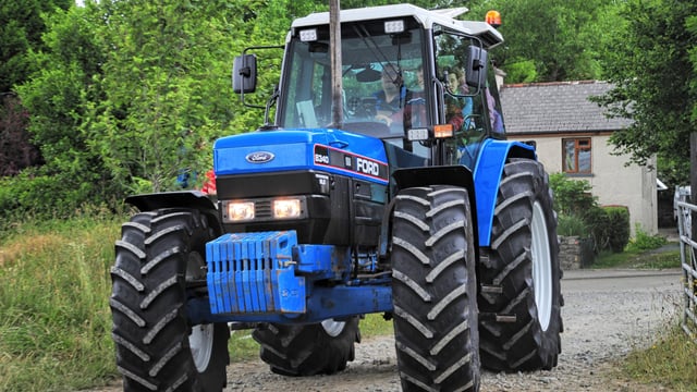 Tractor runs are back as almost 300 support local man in Wicklow