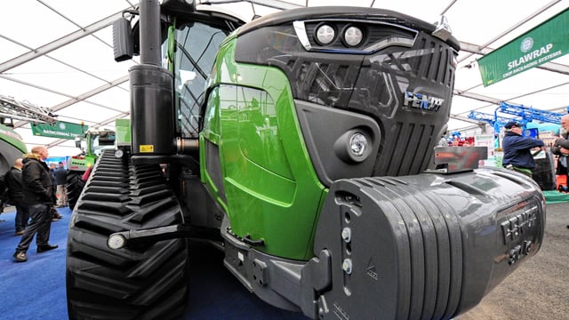 Growth of machinery sales comes off the gas