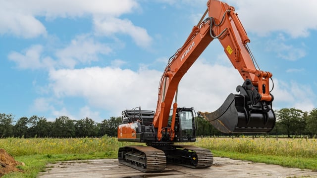 Hydrogen-powered dual-fuel excavator unveiled