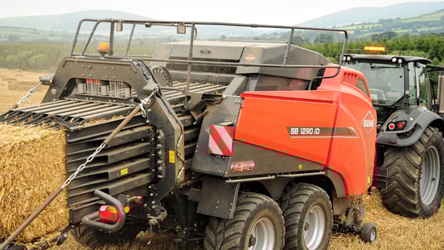 Machinery Focus: Video - Kuhn split plunger baler in operation