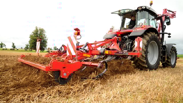 Watch: Kverneland dealer demo day highlights tillage gear