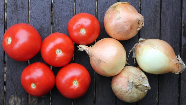 A sustainable September: Eating seasonal produce and shopping second-hand