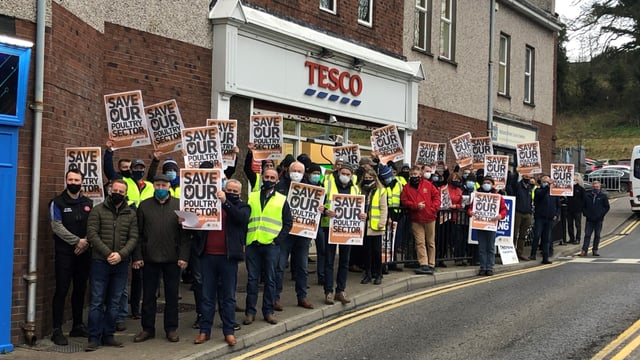 Poultry sector protestors in Cavan call for 15c increase per chicken