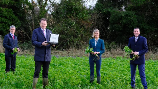 Ministers launch pilot Farm Environmental Study