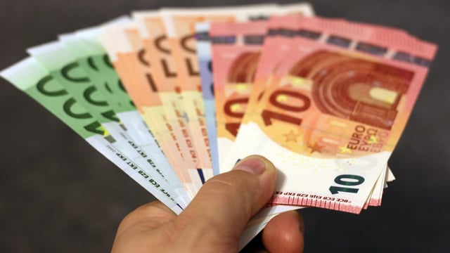 €250k in payments begin to issue to Cooley Peninsula farmers