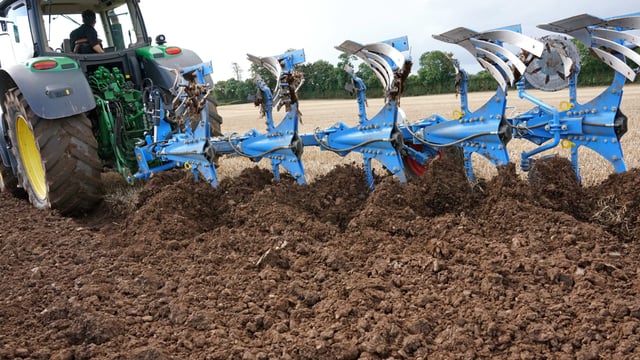 Field traffic and tillage techniques examined at Harper Adams