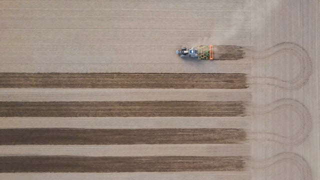 Valtra to automate headland turns