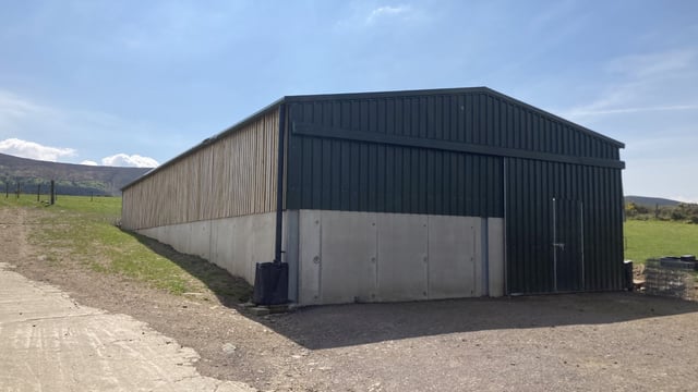 Buildings Focus: 4-bay slatted sheep shed with handling unit in Kerry