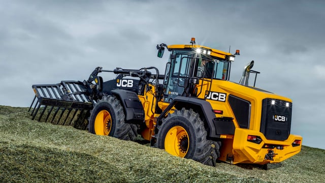 6t lift from JCB's flagship farm loader