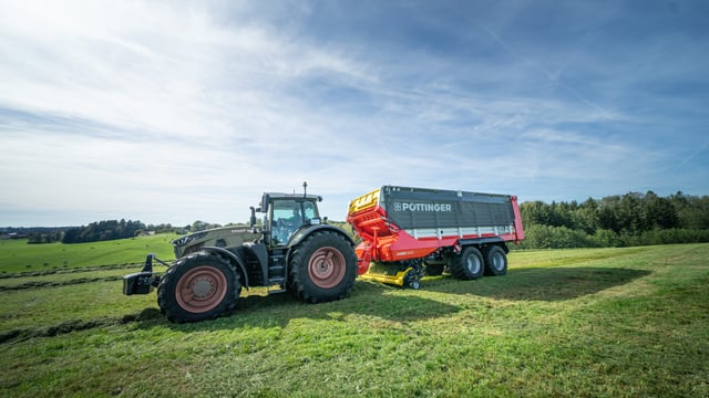 Machinery: Pottinger JUMBO 8000 forage wagon series