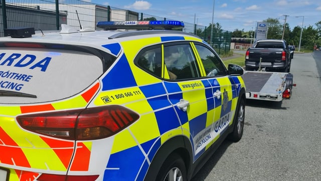 Gardaí arrest disqualified 4X4 driver for speeding while towing trailer