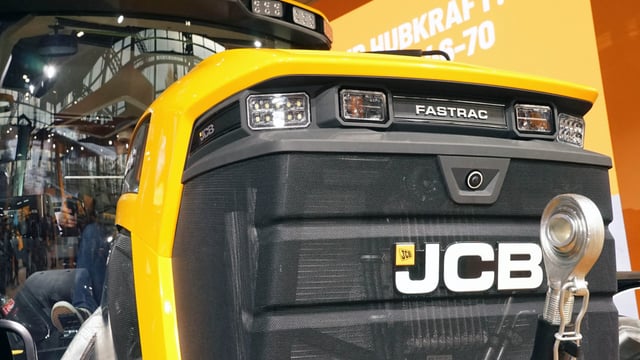New Fastrac models and larger Loadalls from JCB