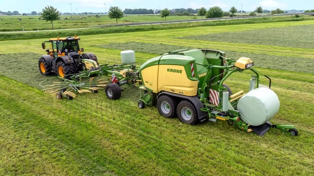 Krone BaleTrain saves time and fuel by reducing field passes