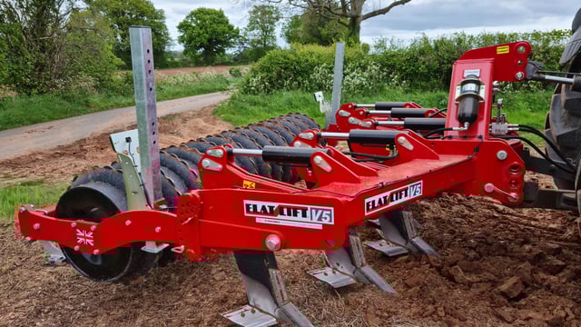 Shallow subsoiling with Spaldings' latest Flatlift design
