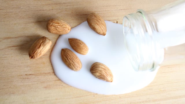 50,000 people sign petition for plant-based milk in EU schools