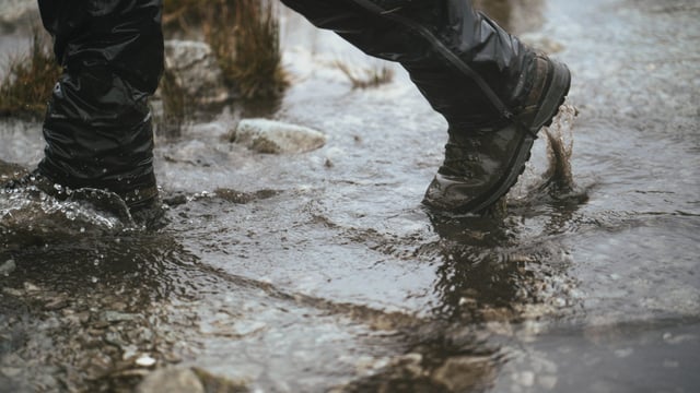 Met Éireann issues warnings for heavy rain in 2 counties