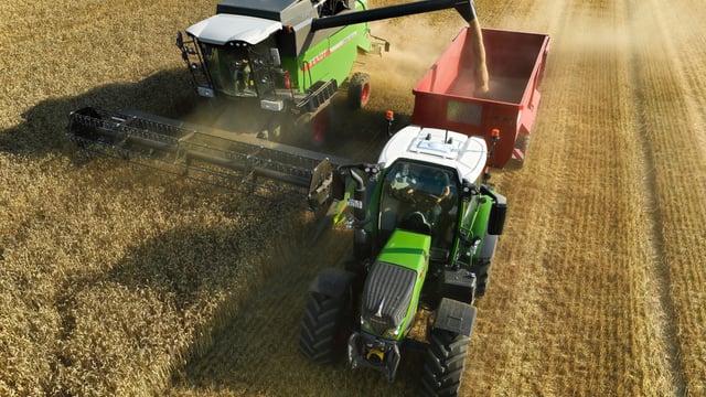 New Fendt combine harvester and electronic-tagging baler