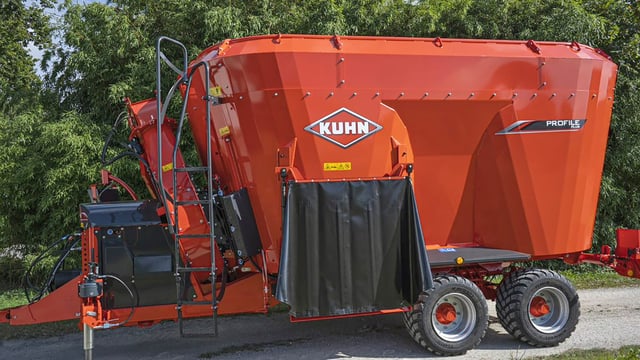 Kuhn fills a gap with new trailed mixer range