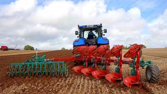 Pics: Donohoe Agri and Kverneland join forces for tillage day