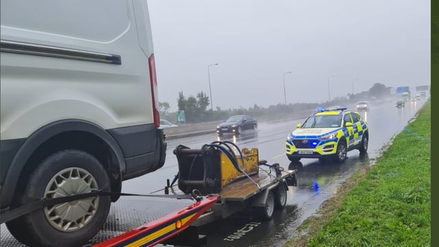 Gardaí arrest van driver for speeding while towing trailer