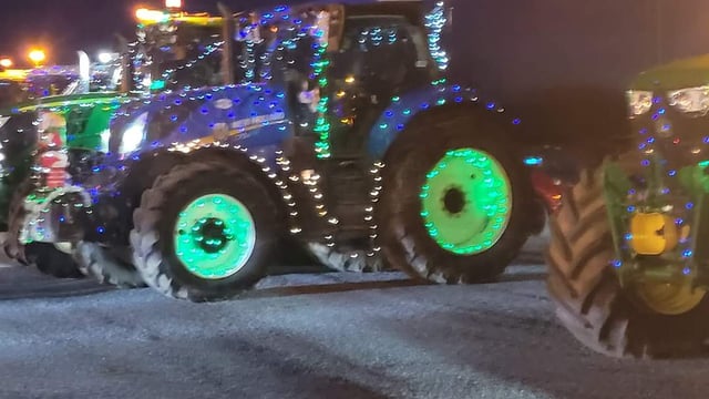 Christmas tractors of Carrick-on-Suir set to sparkle tonight