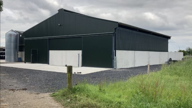 Back In Focus: 4-bay shed, with handling unit and dung stead