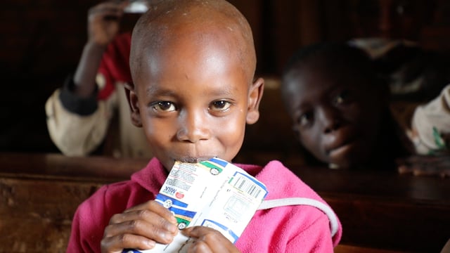 School meals project providing 3,000 children with milk in Burundi
