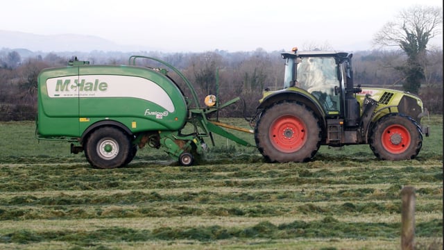 Pics: Baling silage in the depths of winter